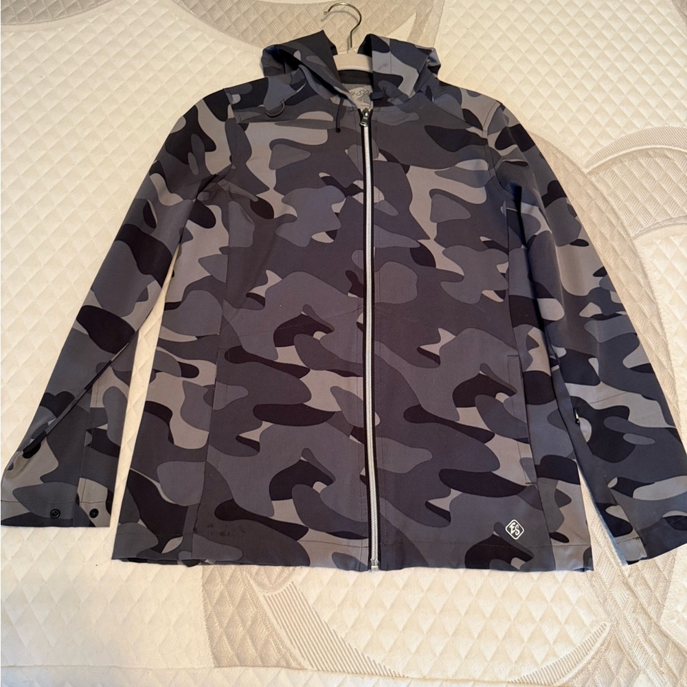 Easy Street Scrub Gray and Black Camo Zip Jacket